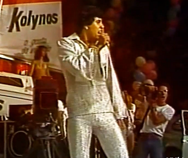 Sandra Rosa Madalena – Lançada por Sidney Magal em 1977, é uma música latina com ritmo contagiante e refrão memorável que remete ao estilo cigano.
