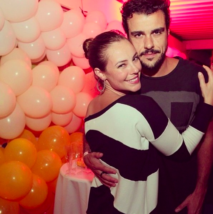 <p>Entre 2009 e 2015, ela se relacionou com o ator Joaquim Lopes. Eles se conheceram durante as gravações do longa “Uma Professora Muito Maluquinha”, adaptação da obra infantil de Ziraldo, no início de 2009.</p>
