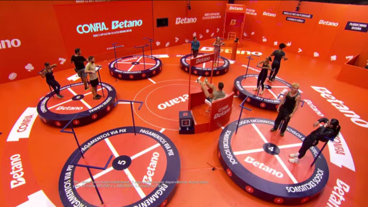 A quinta Prova do Líder no BBB 26 é de resistência e desafia os brothers em plataformas giratórias. O último a desistir ou ser eliminado indicará alguém ao Paredão