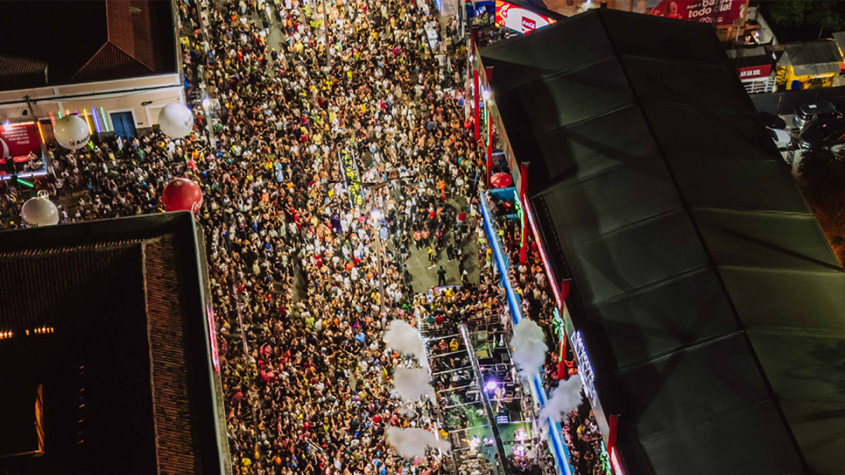 Segundo dia de programação em Aracati levou milhares de foliões para as ruas