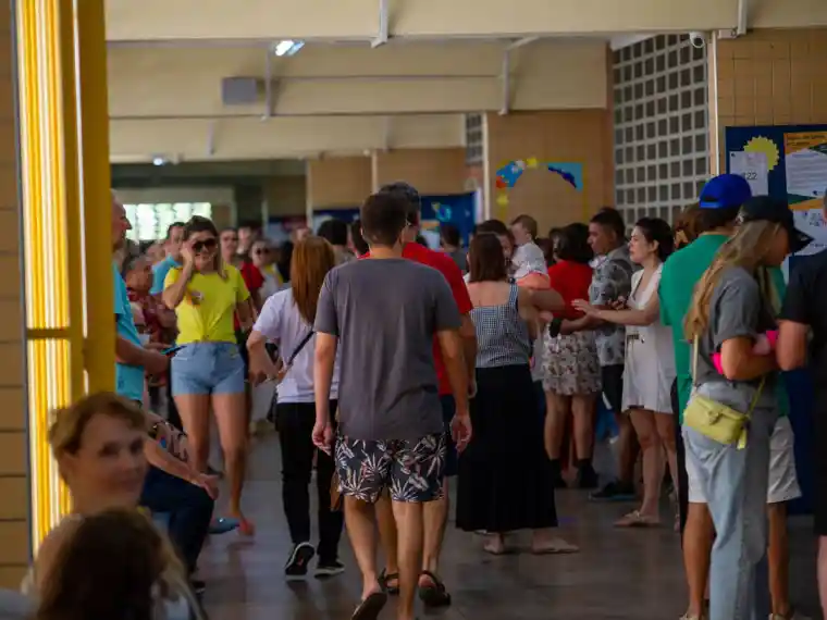 Votação no Colégio Ari de Sá, em Fortaleza 