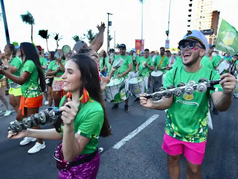 Bloco Camaleões do Vila no último sábado do Pré-Carnaval 2023 de Fortaleza 